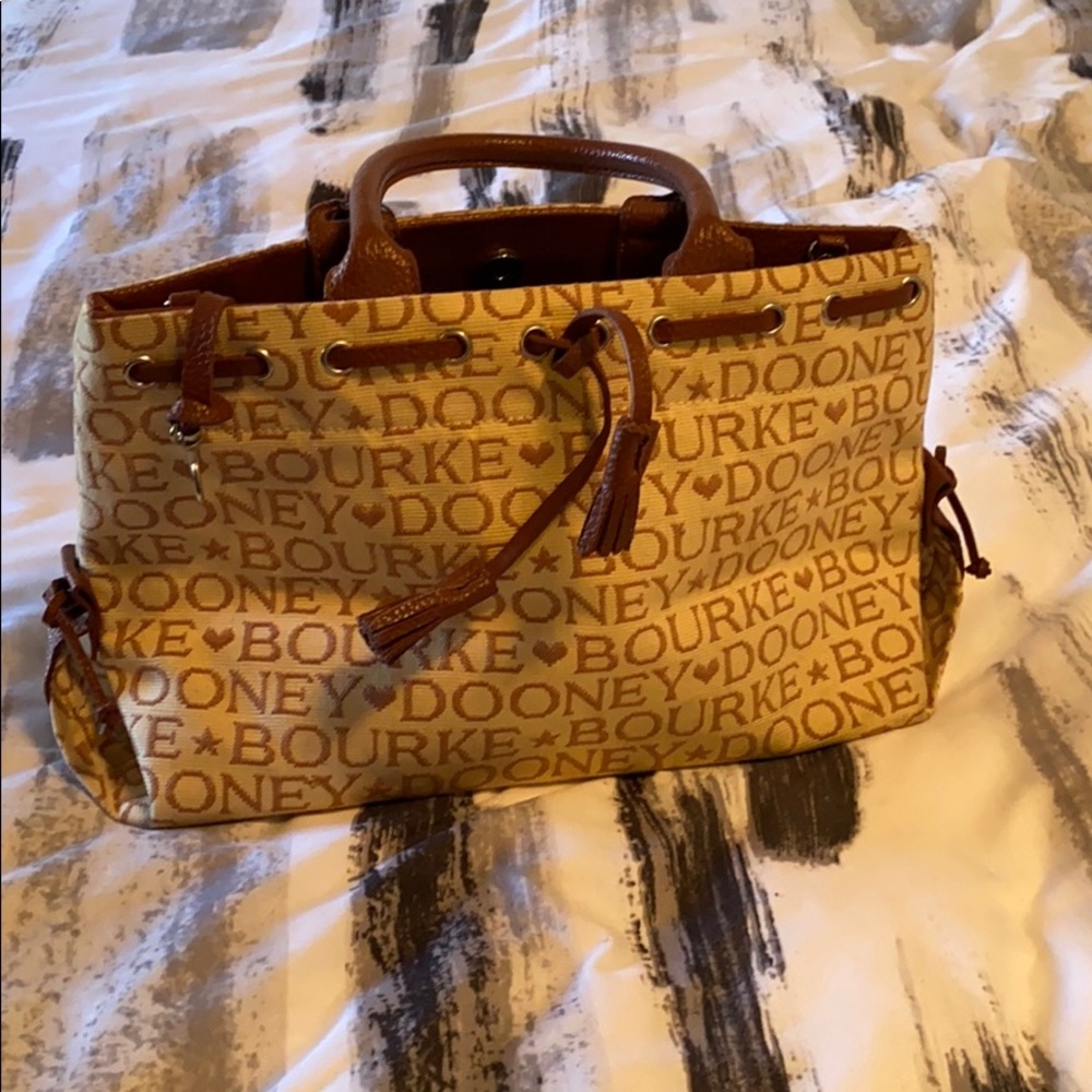 Dooney and bourke purse